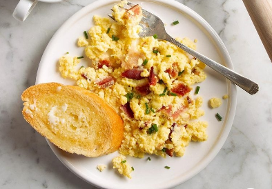 Scrambled Eggs with Cream Cheese